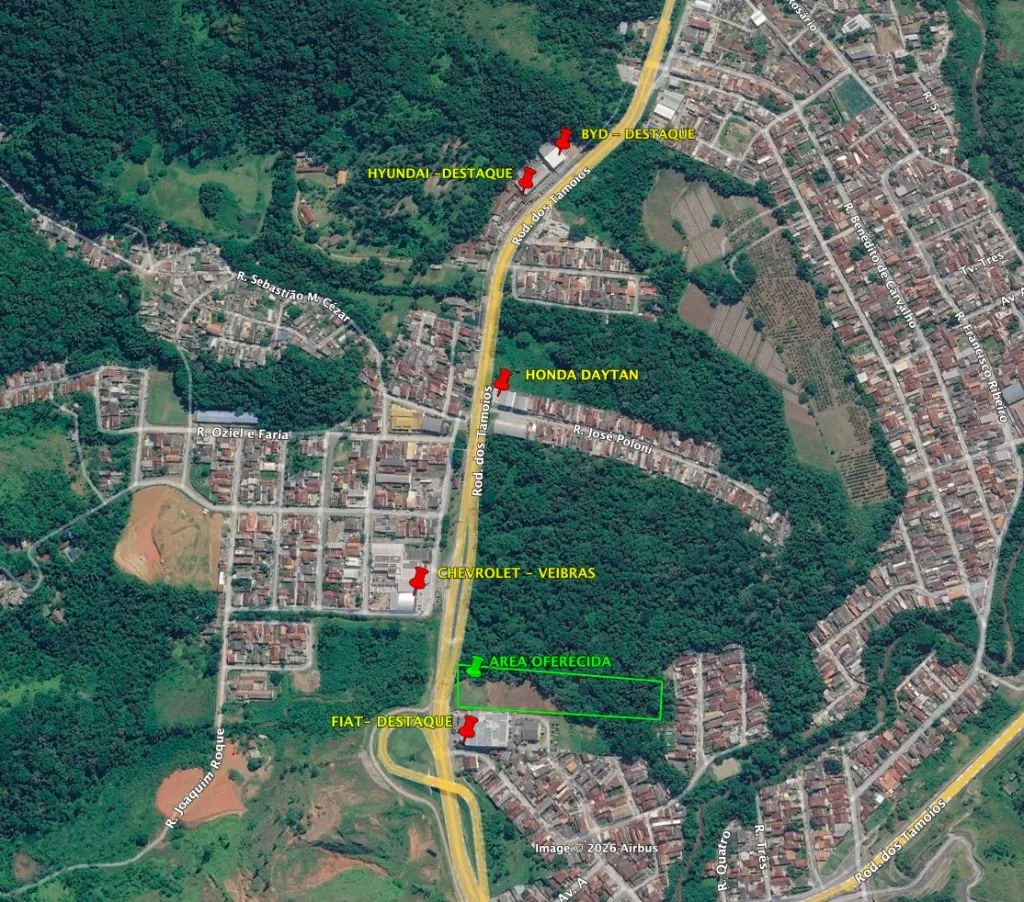 Imagem aérea com indicação aproximada da área oferecida na Rodovia dos Tamoios e concessionárias no entorno