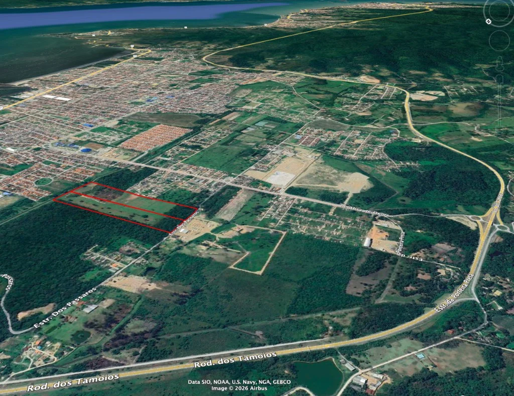 Área na Estrada dos Pássaros, Porto Novo, com a Rodovia dos Tamoios — a apenas 19 km do Porto de São Sebastião